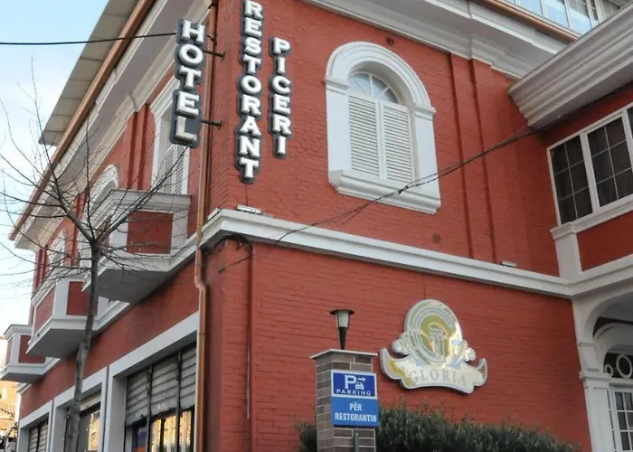 Boutique Restaurant Gloria 酒店 地拉那