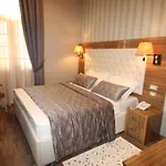 فندق بوتيك مطعم غلوريا 4*