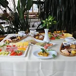 بوتيك مطعم غلوريا تيرانا